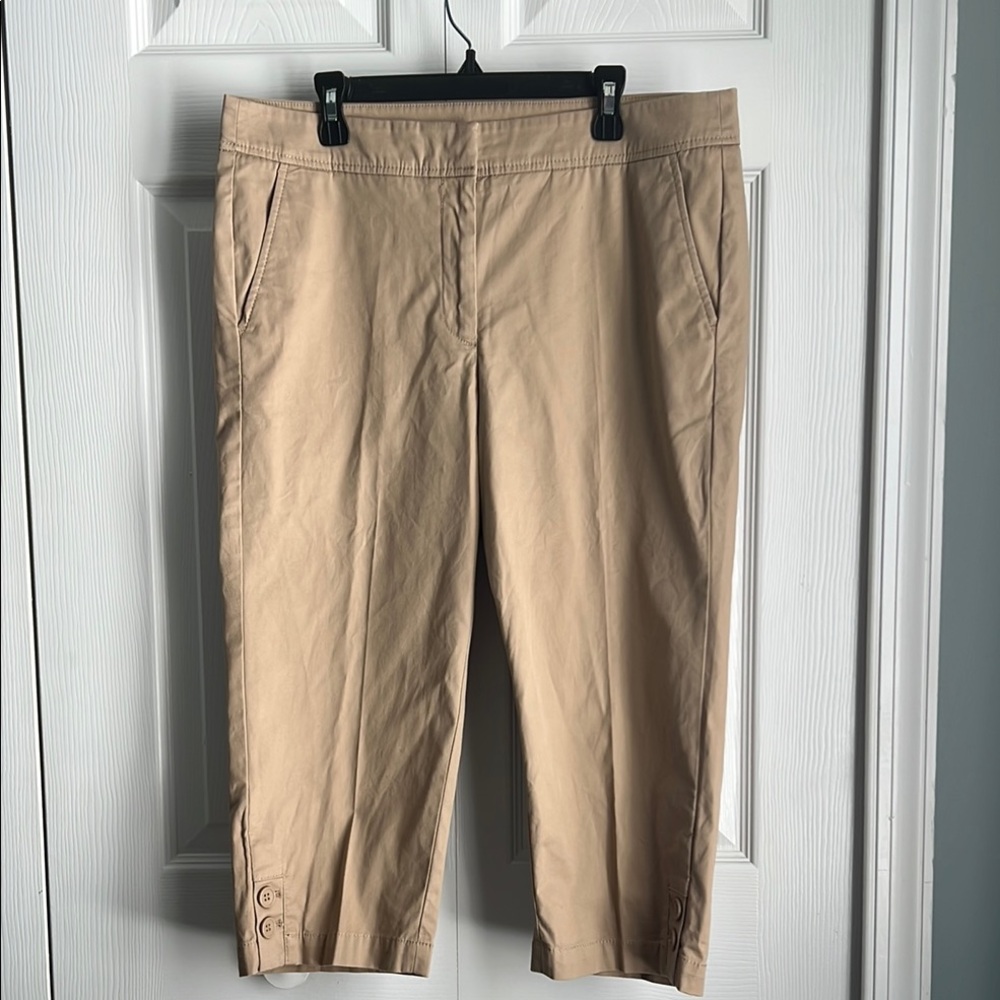 Talbots Tan Pedal Pusher Pants w/ button detail at hem Sz 8 NWOT